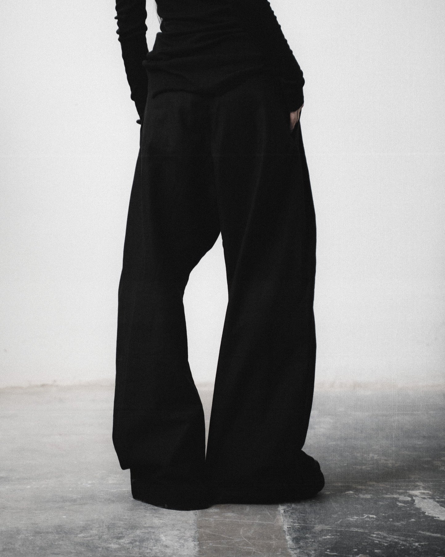 passage trousers black