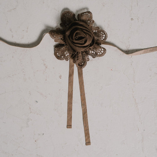 ribbon rose taupe