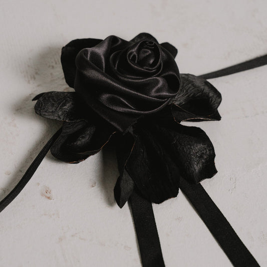 ribbon rose black