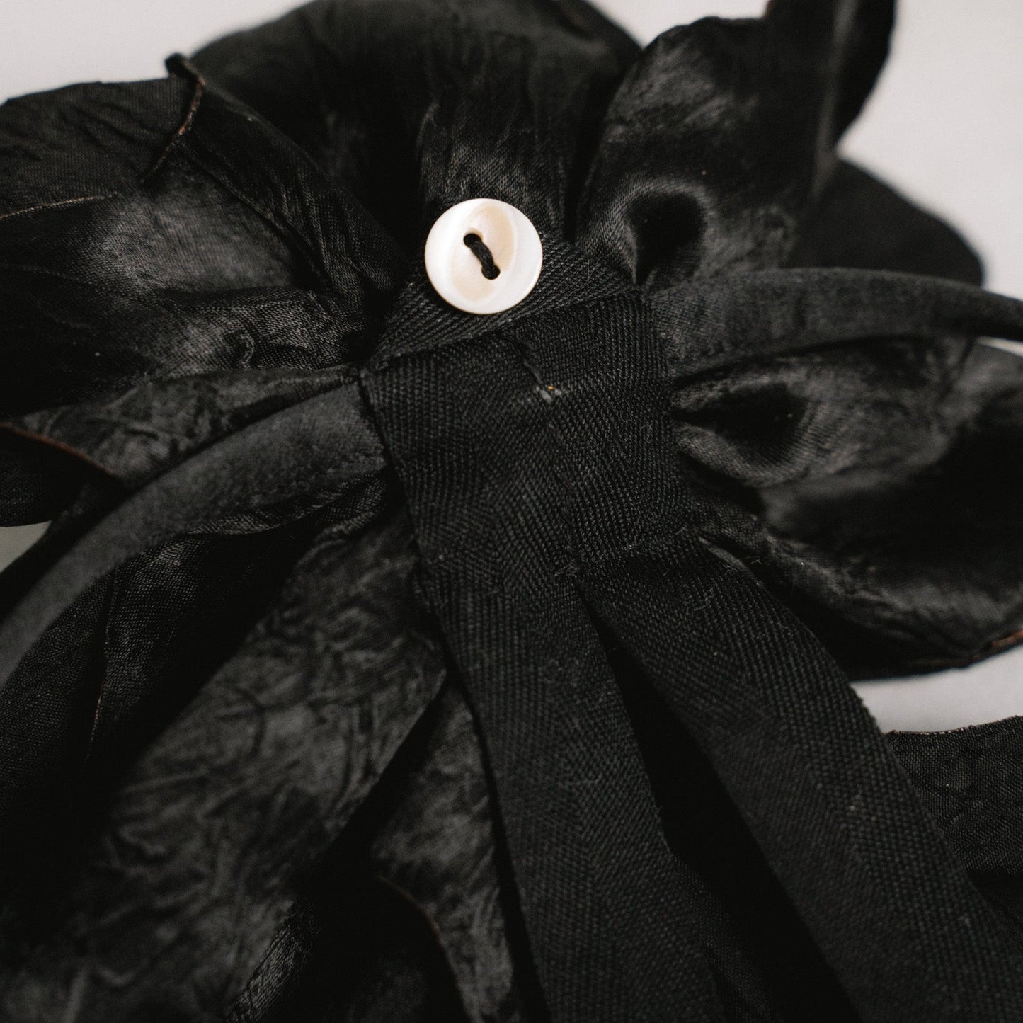 ribbon rose black