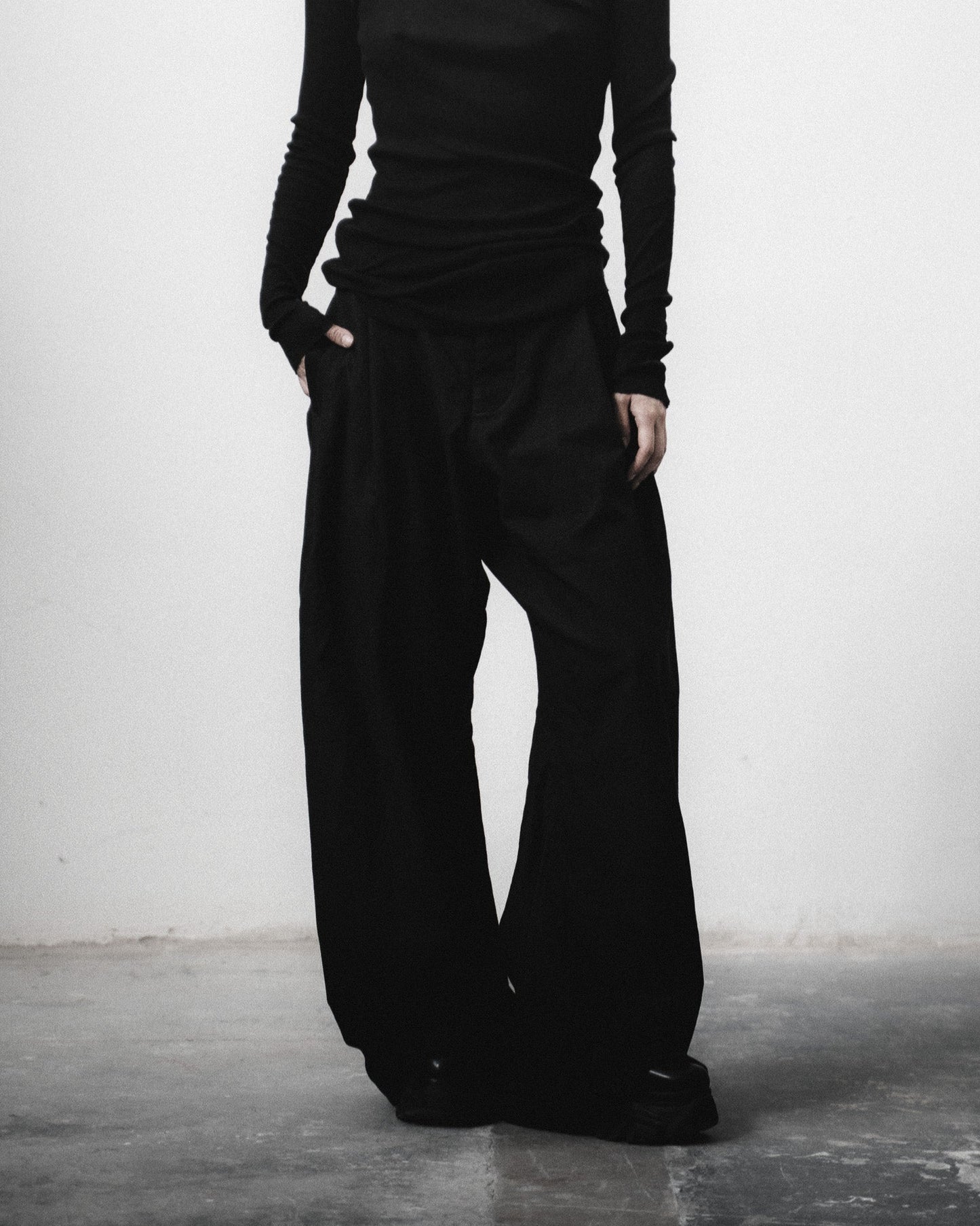 passage trousers black